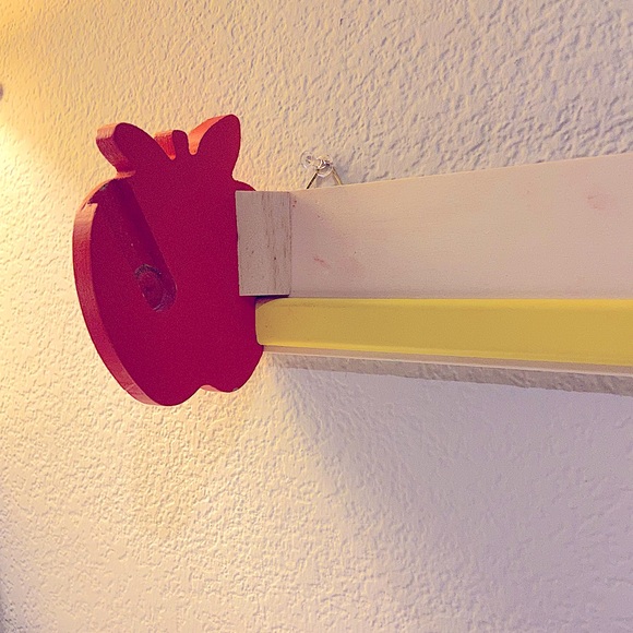 Apple 🍎 Paper Roller Ribbon Holder for DIY Arts & Crafts - Picture 2 of 15